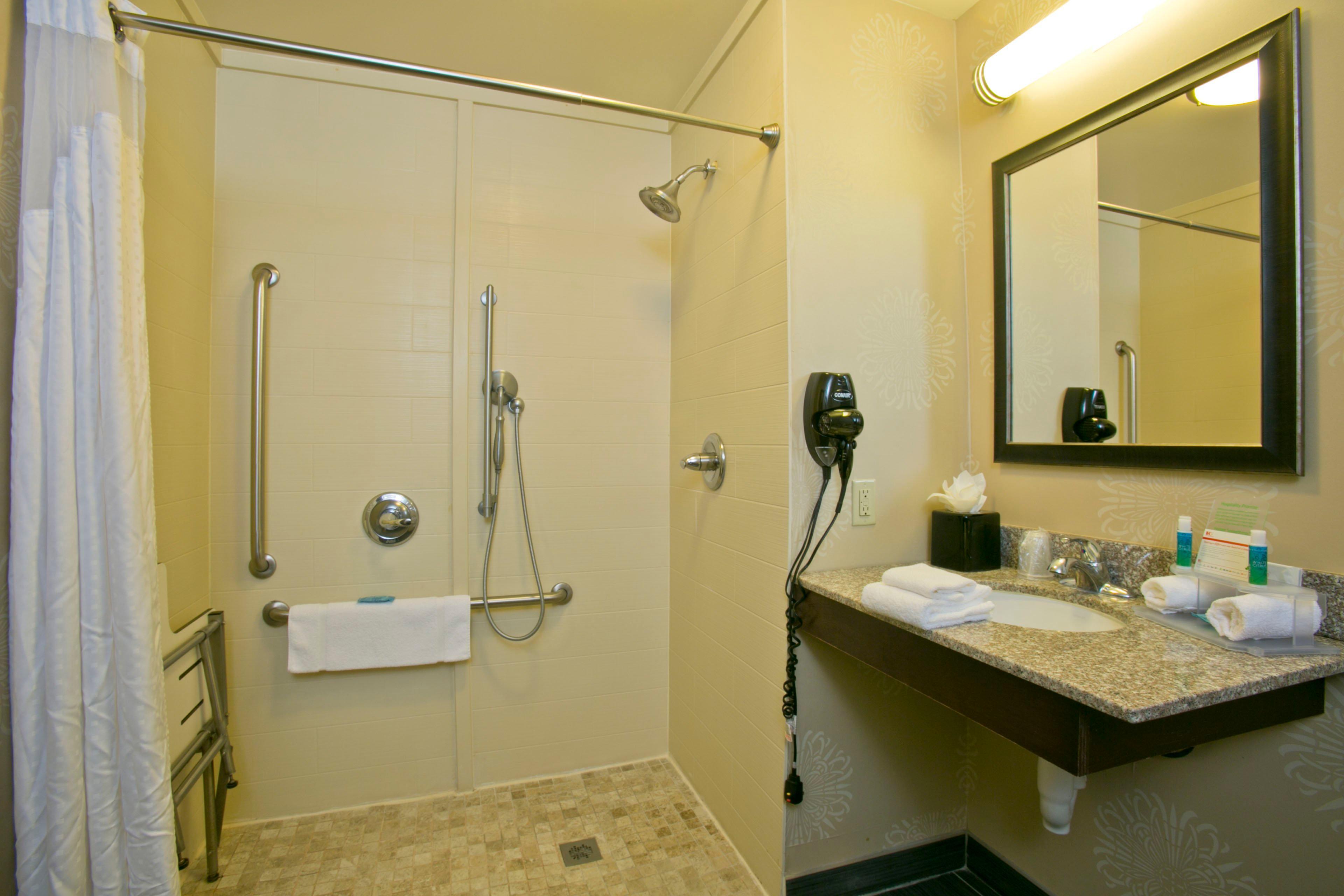 Holiday Inn Express & Suites Brookhaven By Ihg Exterior photo