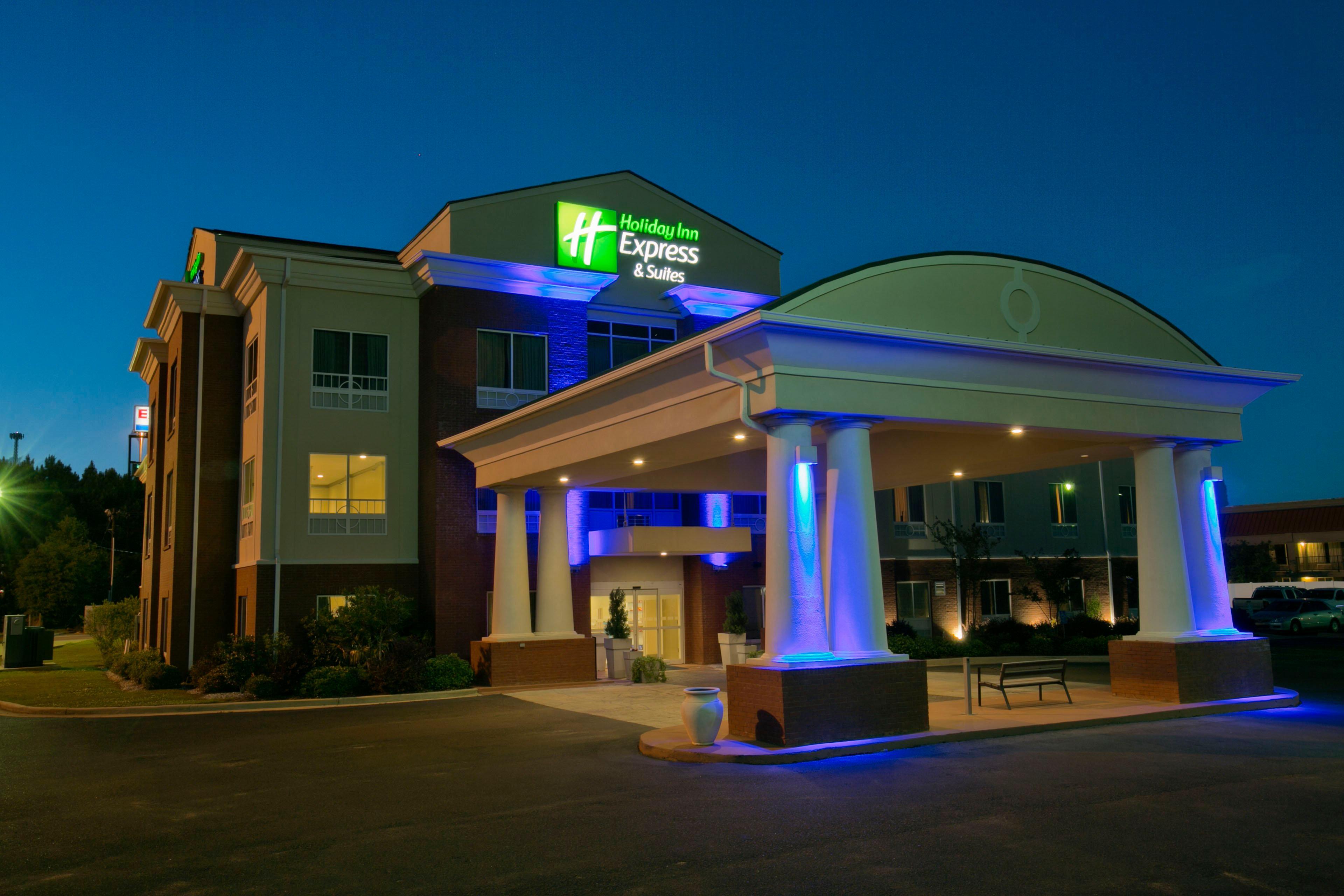Holiday Inn Express & Suites Brookhaven By Ihg Exterior photo